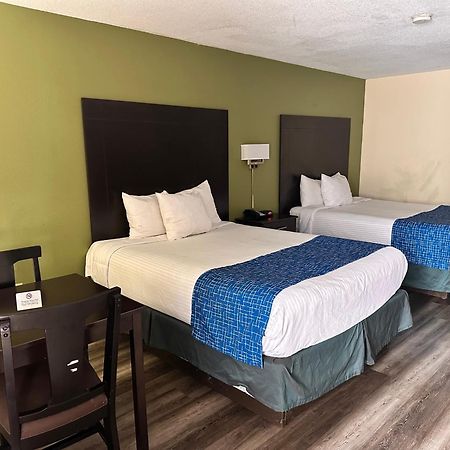 Travelodge By Wyndham Clarksville Exterior foto