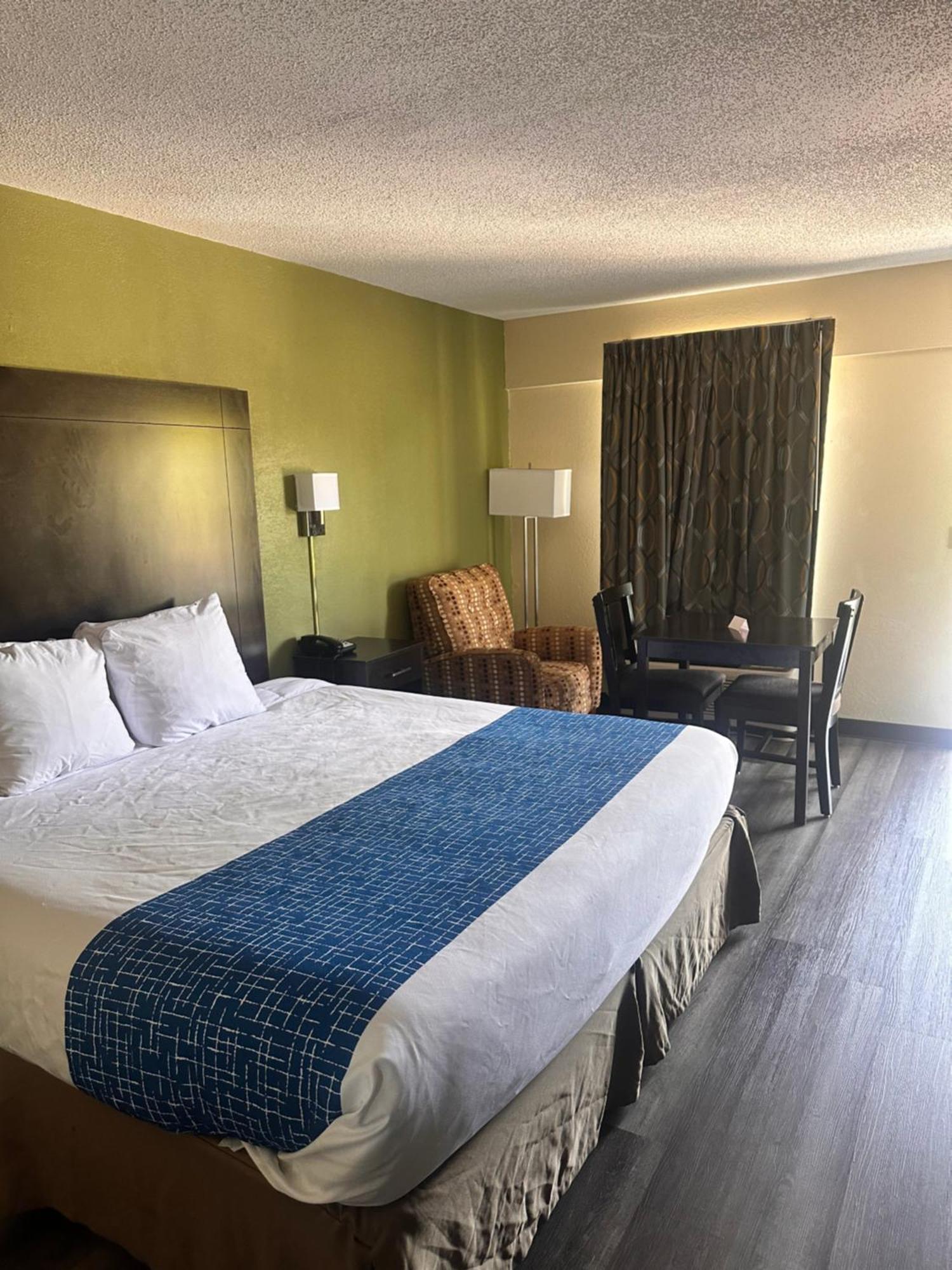 Travelodge By Wyndham Clarksville Exterior foto